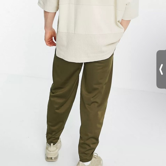 *BRAND NEW* ASOS Olive Tapered Joggers - Picture 2 of 3